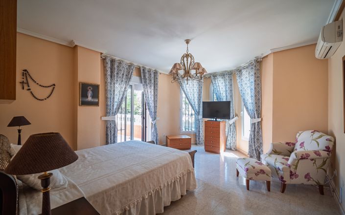 Image No.11-4 Bed Villa for sale