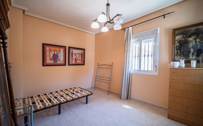 Image No.12-4 Bed Villa for sale