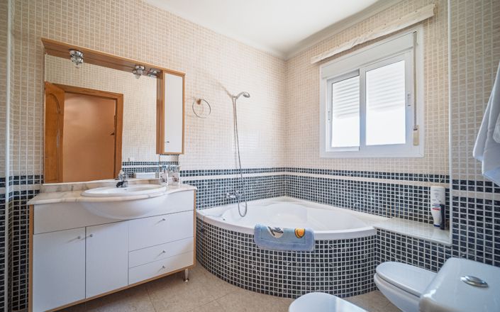 Image No.16-4 Bed Villa for sale