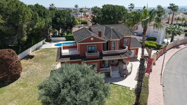 Image No.30-4 Bed Villa for sale