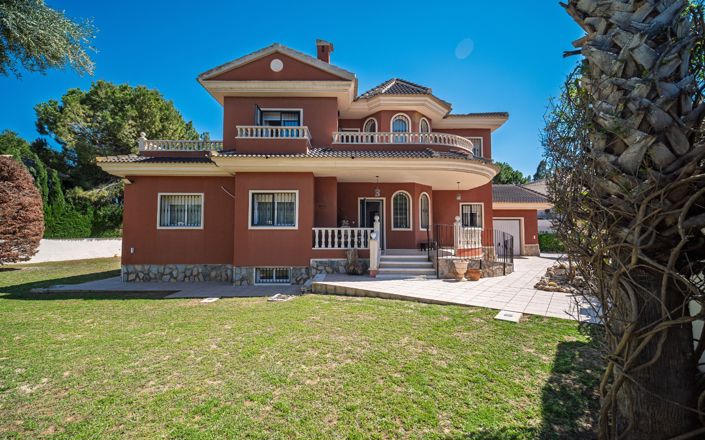 Image No.56-4 Bed Villa for sale