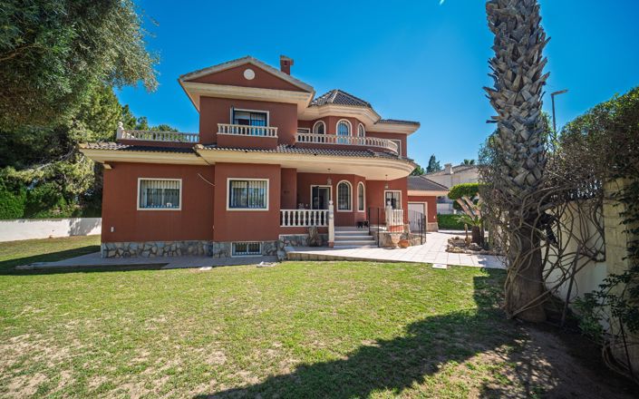 Image No.57-4 Bed Villa for sale