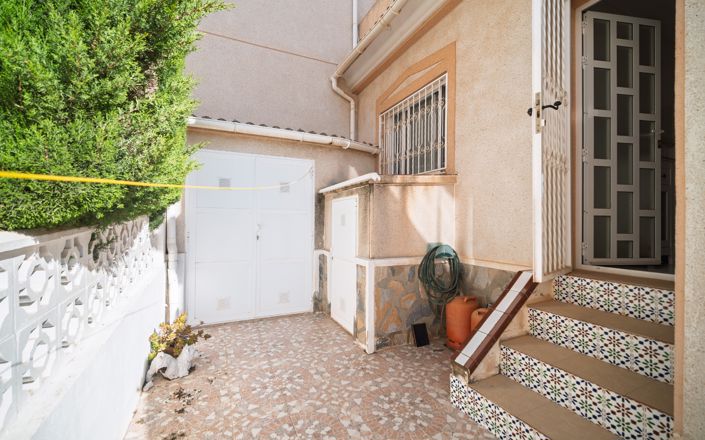 Image No.13-3 Bed Townhouse for sale