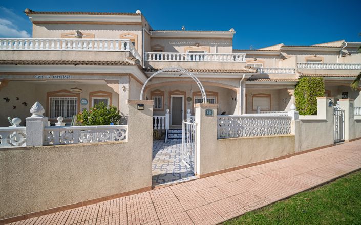 Image No.17-3 Bed Townhouse for sale