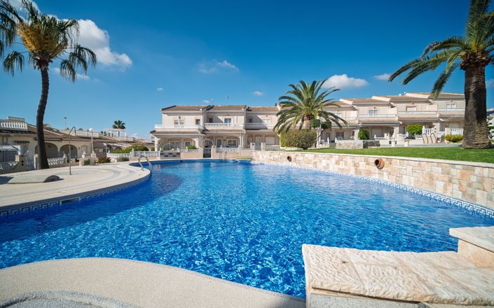 Image No.20-3 Bed Townhouse for sale