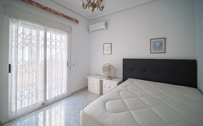 Image No.8-3 Bed Townhouse for sale