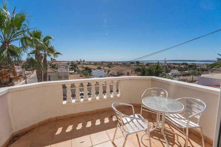 Image No.57-2 Bed Villa for sale