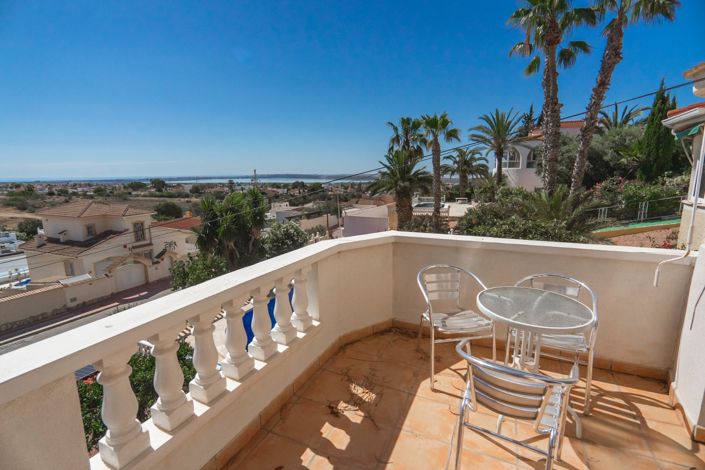 Image No.58-2 Bed Villa for sale