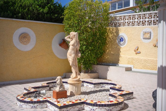 Image No.66-2 Bed Villa for sale