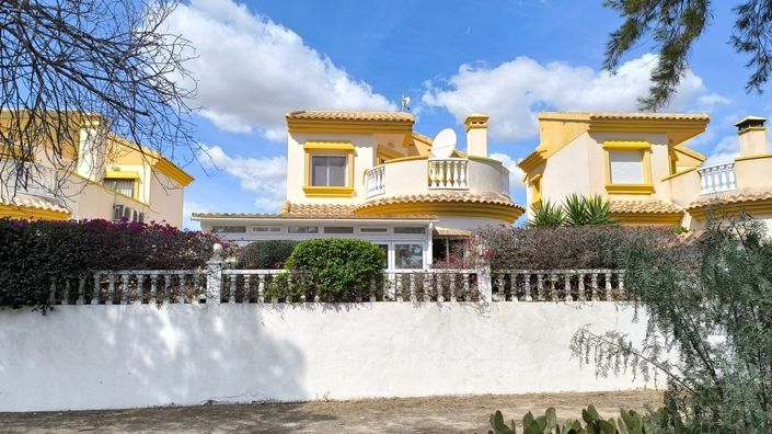 Image No.1-3 Bed Villa for sale