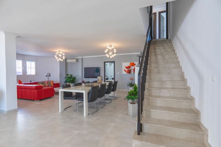 Image No.20-6 Bed Villa for sale