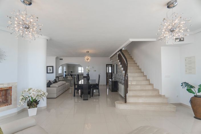 Image No.25-6 Bed Villa for sale