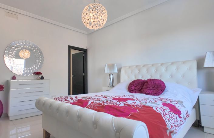 Image No.26-6 Bed Villa for sale