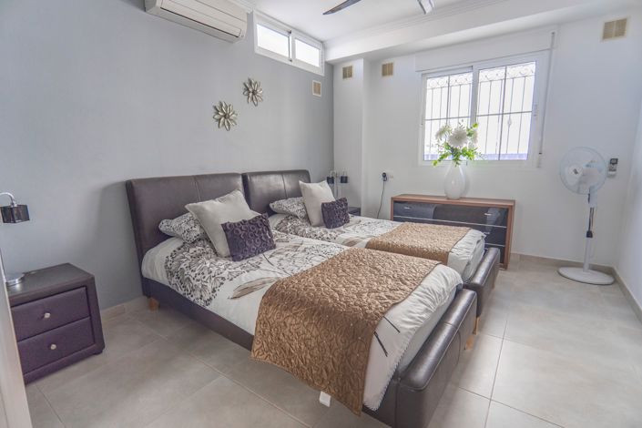 Image No.30-6 Bed Villa for sale