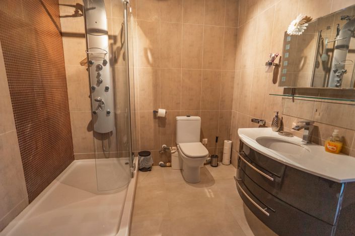 Image No.47-6 Bed Villa for sale