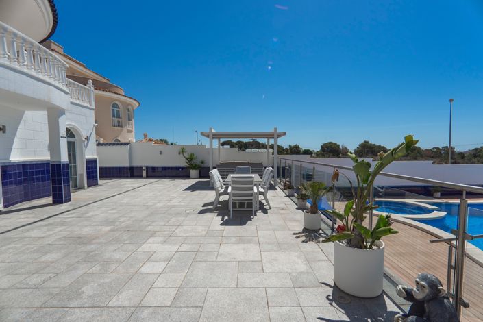 Image No.82-6 Bed Villa for sale