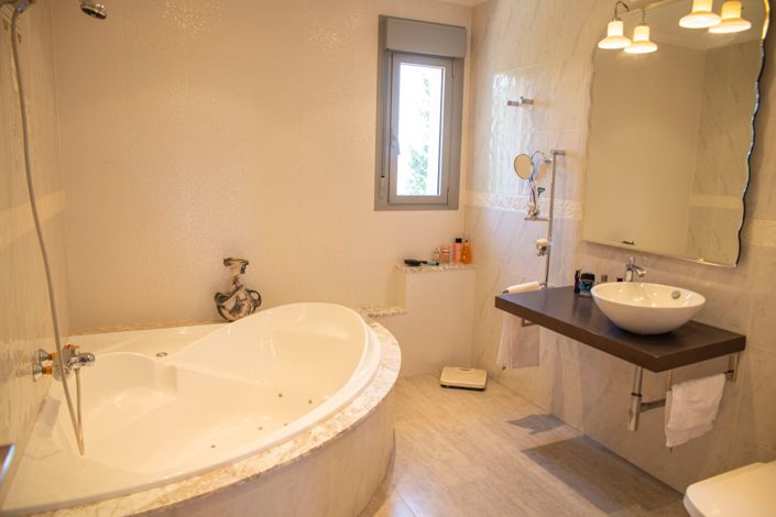 Image No.30-4 Bed Villa for sale