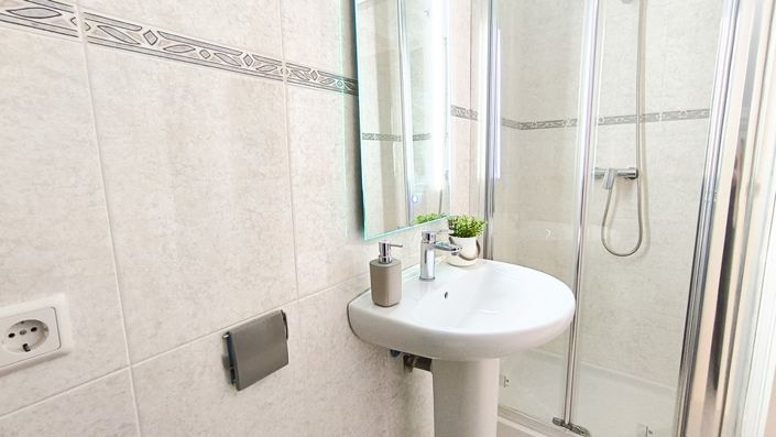 Image No.12-3 Bed Townhouse for sale