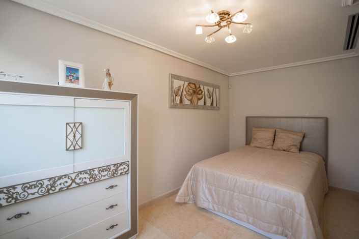 Image No.22-5 Bed Villa for sale