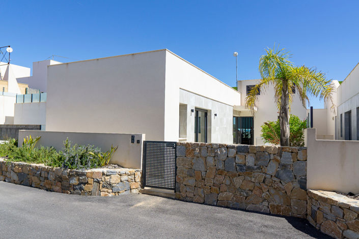 Image No.1-4 Bed Villa for sale