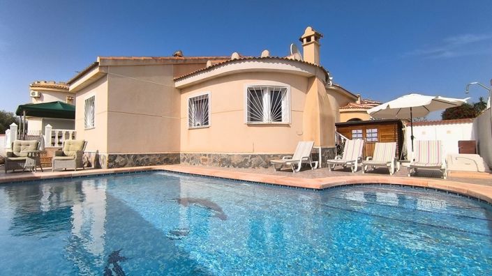 Image No.1-3 Bed Villa for sale