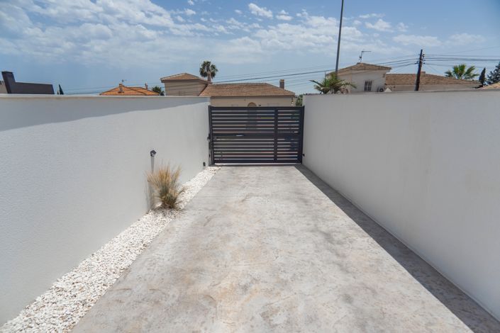 Image No.102-4 Bed Villa for sale