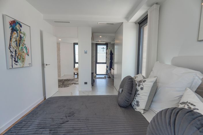 Image No.81-4 Bed Villa for sale