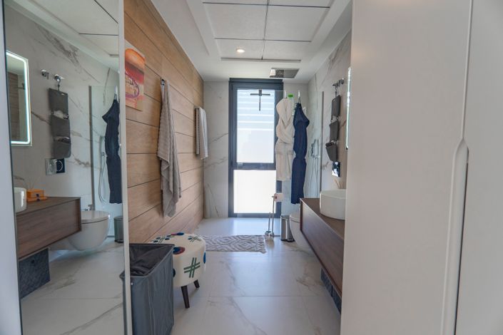 Image No.82-4 Bed Villa for sale