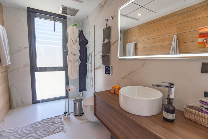 Image No.83-4 Bed Villa for sale