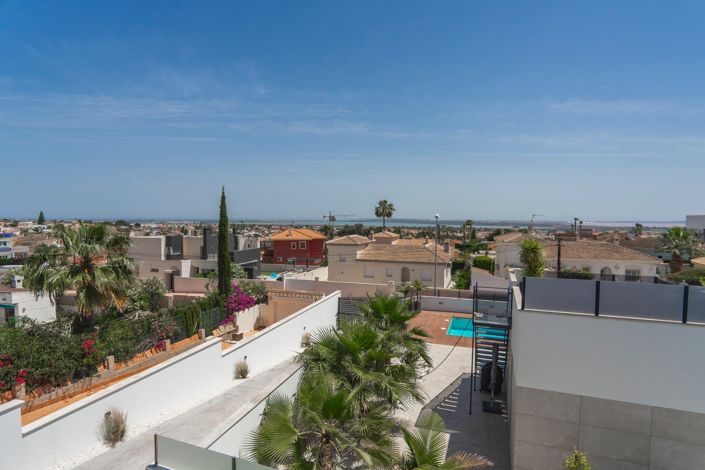 Image No.94-4 Bed Villa for sale