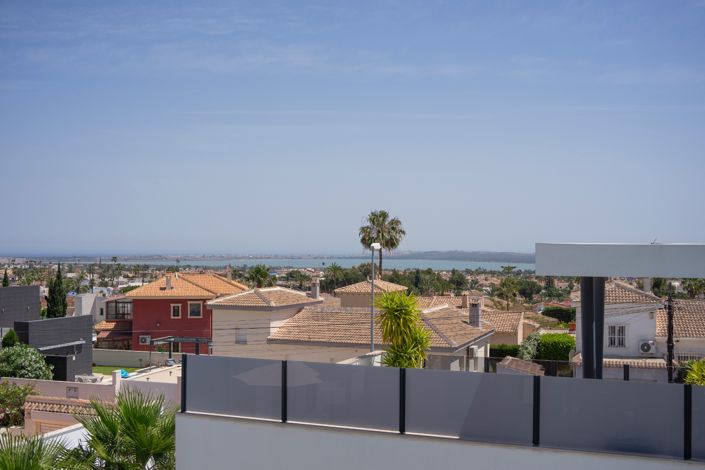 Image No.99-4 Bed Villa for sale