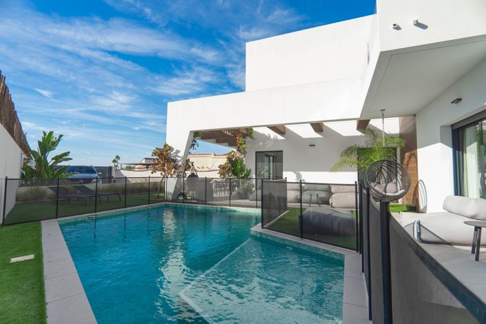 Image No.42-4 Bed Villa for sale