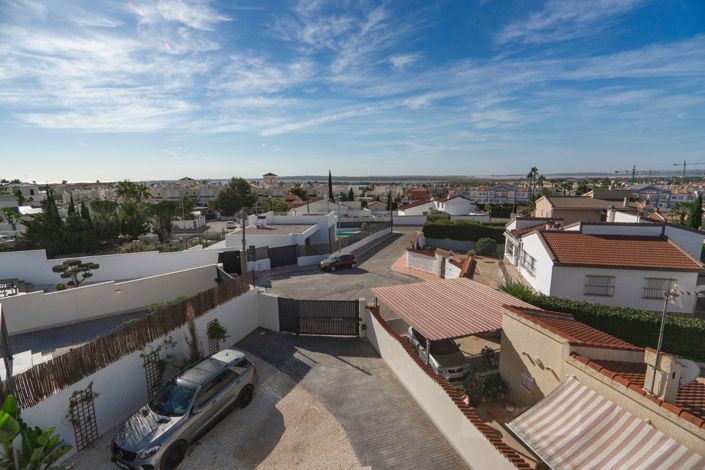 Image No.60-4 Bed Villa for sale