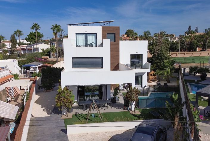 Image No.66-4 Bed Villa for sale