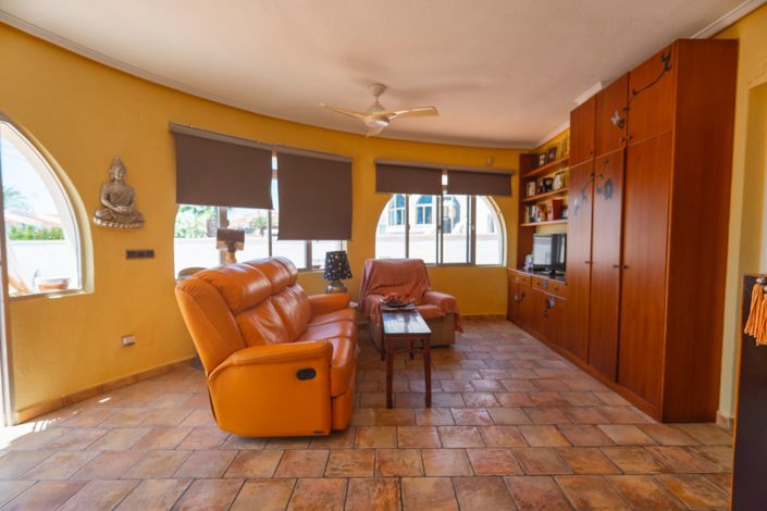 Image No.15-4 Bed Villa for sale