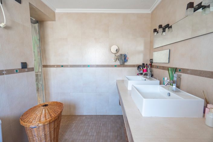 Image No.49-4 Bed Villa for sale