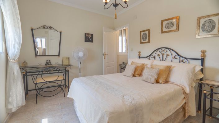 Image No.19-4 Bed Villa for sale