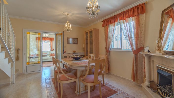 Image No.3-4 Bed Villa for sale