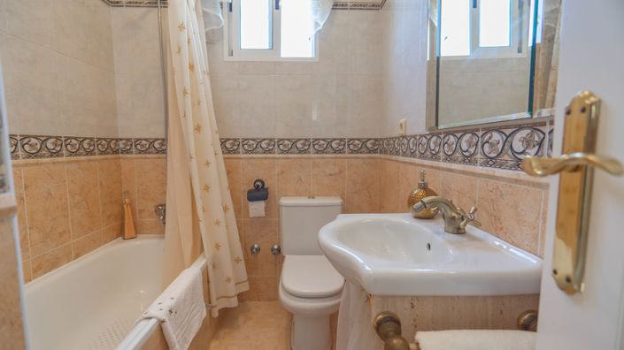 Image No.22-4 Bed Villa for sale