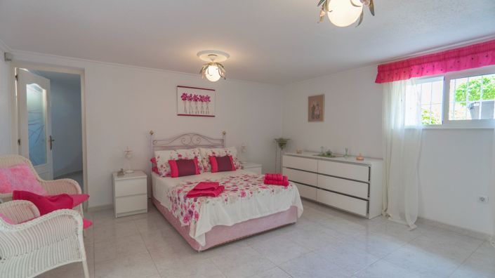 Image No.38-4 Bed Villa for sale