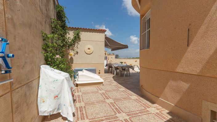 Image No.58-4 Bed Villa for sale