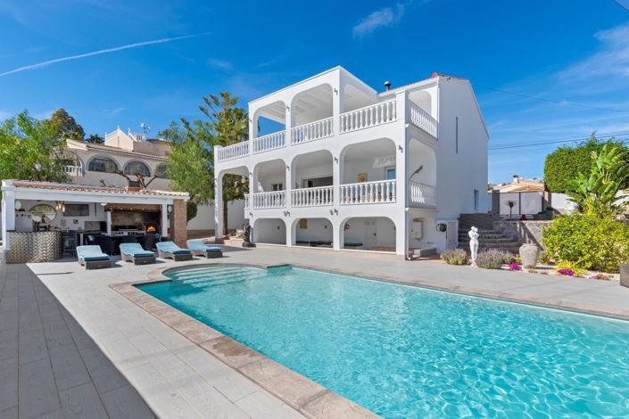 Image No.1-4 Bed Villa for sale