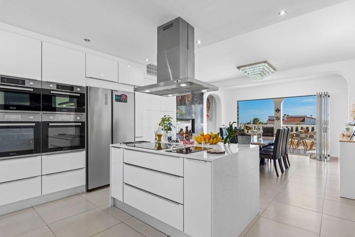 Image No.12-4 Bed Villa for sale