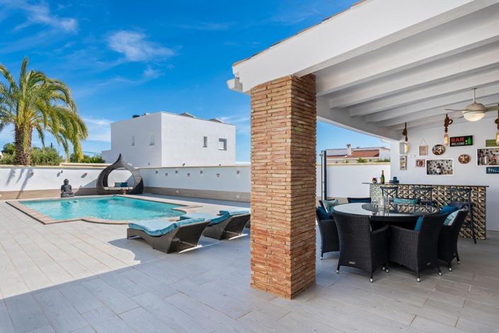 Image No.17-4 Bed Villa for sale