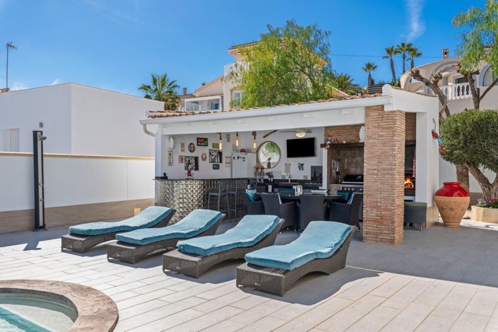 Image No.18-4 Bed Villa for sale