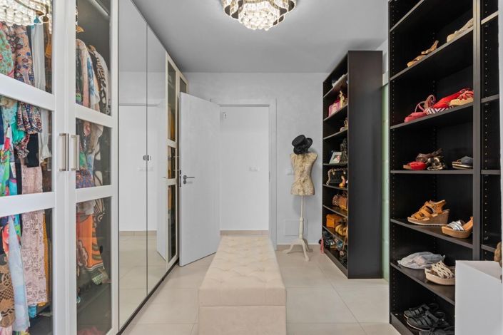 Image No.26-4 Bed Villa for sale