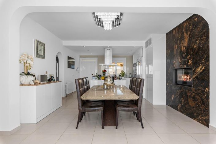 Image No.4-4 Bed Villa for sale