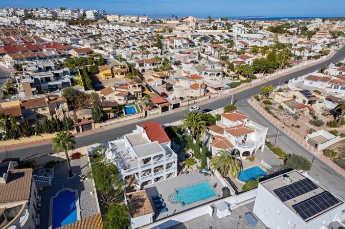 Image No.41-4 Bed Villa for sale