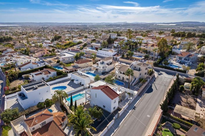 Image No.49-4 Bed Villa for sale