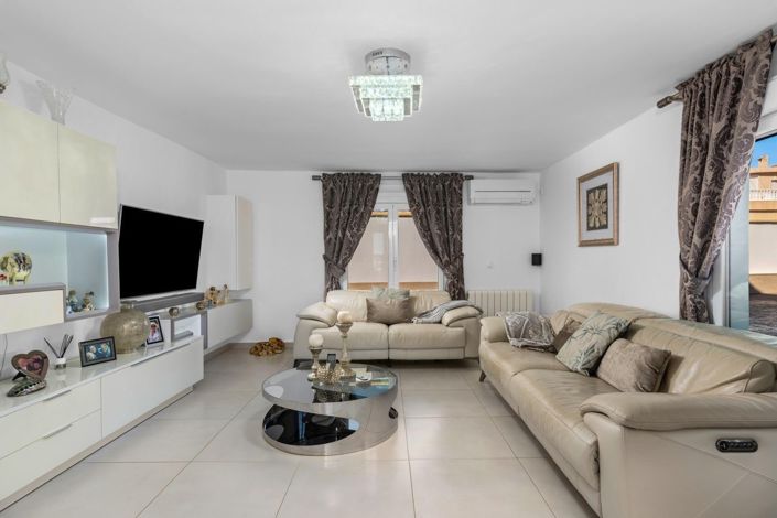 Image No.6-4 Bed Villa for sale